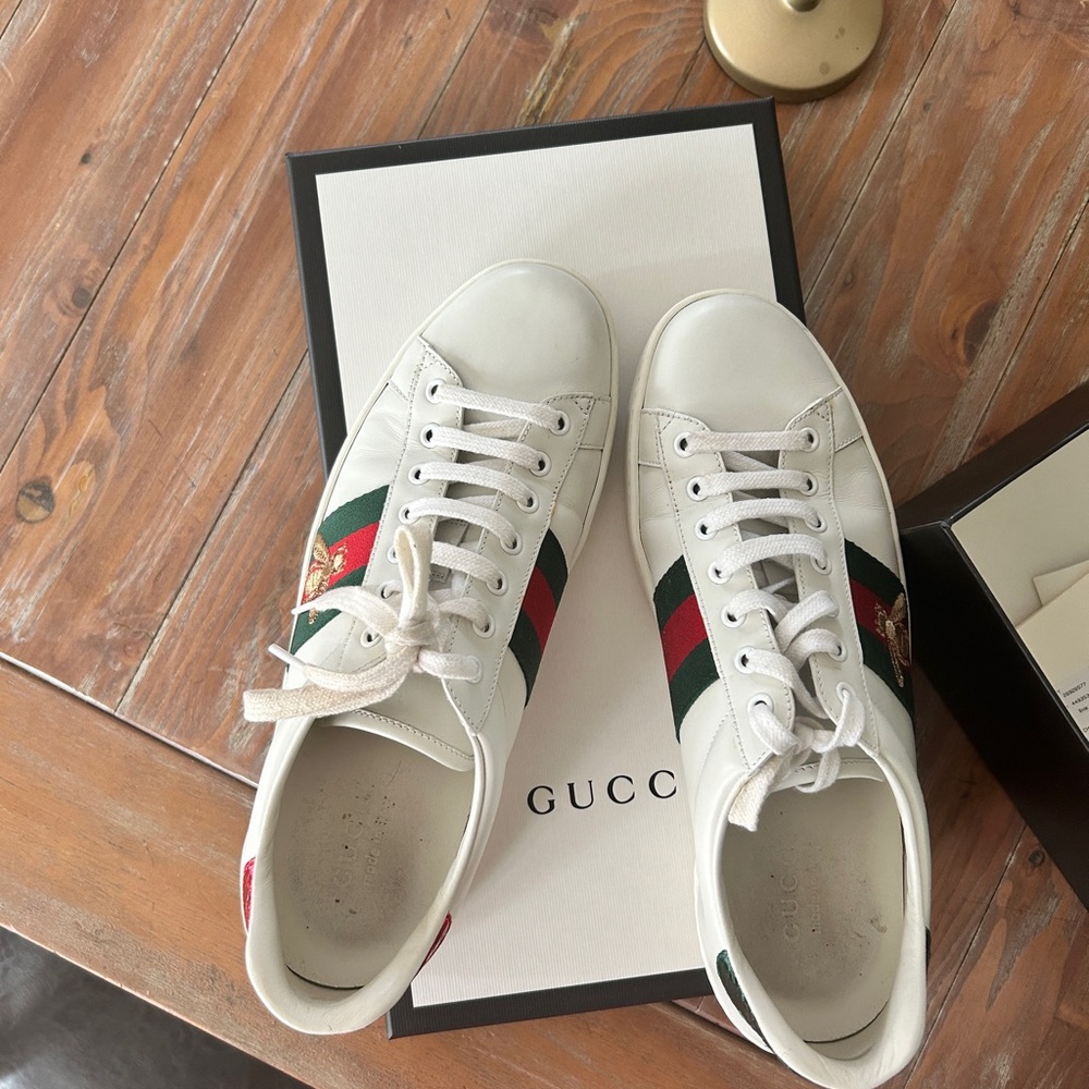 Gucci White Leather Sneakers with Red and Green Accents Original $900 size 10.5